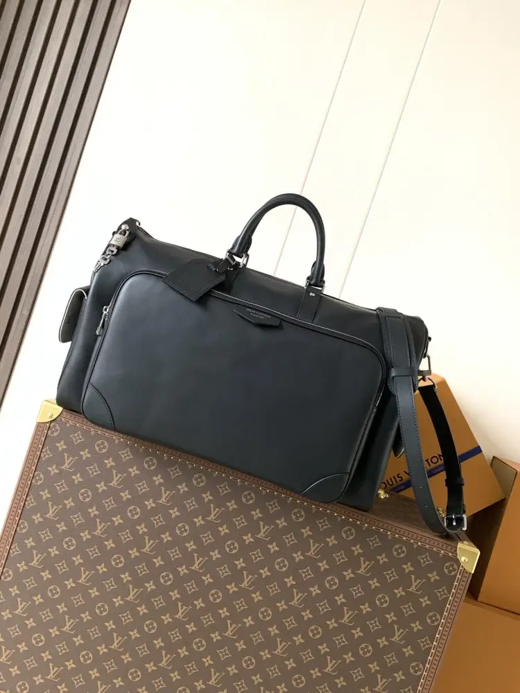 Louis Vuitton — A bag Keepall Cargo Bandoulière 50