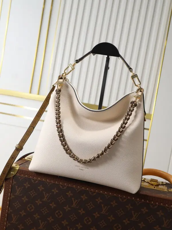 Louis Vuitton — Сумка шкіряна Multipass 30 см