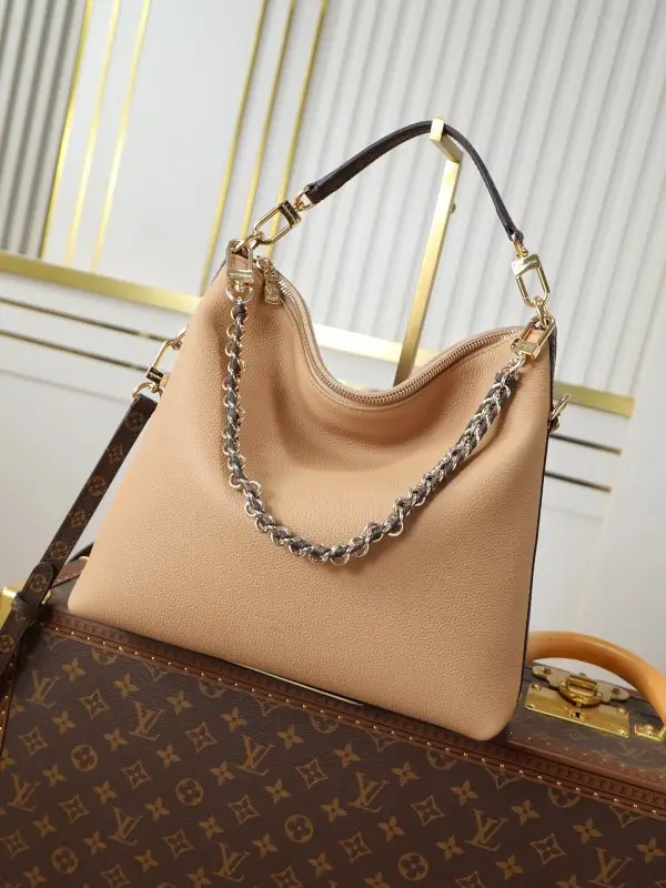 Louis Vuitton — Сумка шкіряна Multipass 30 см