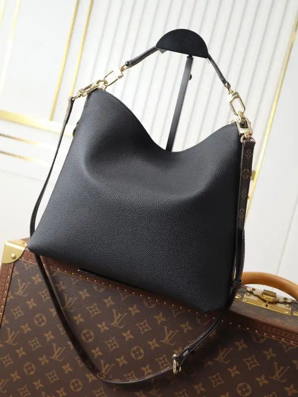 Louis Vuitton Сумка кожаная Multipass 30 см — Фото 3