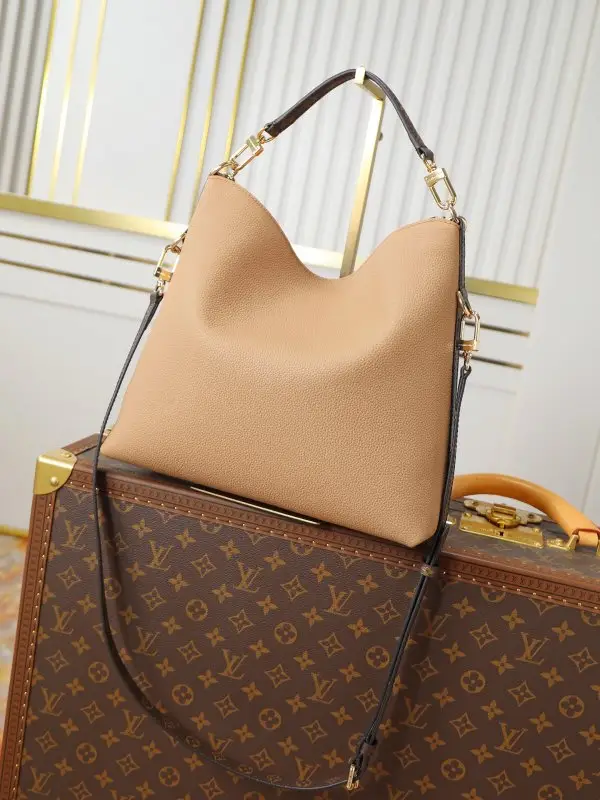 Louis Vuitton Сумка шкіряна Multipass 30 см — Фото 3
