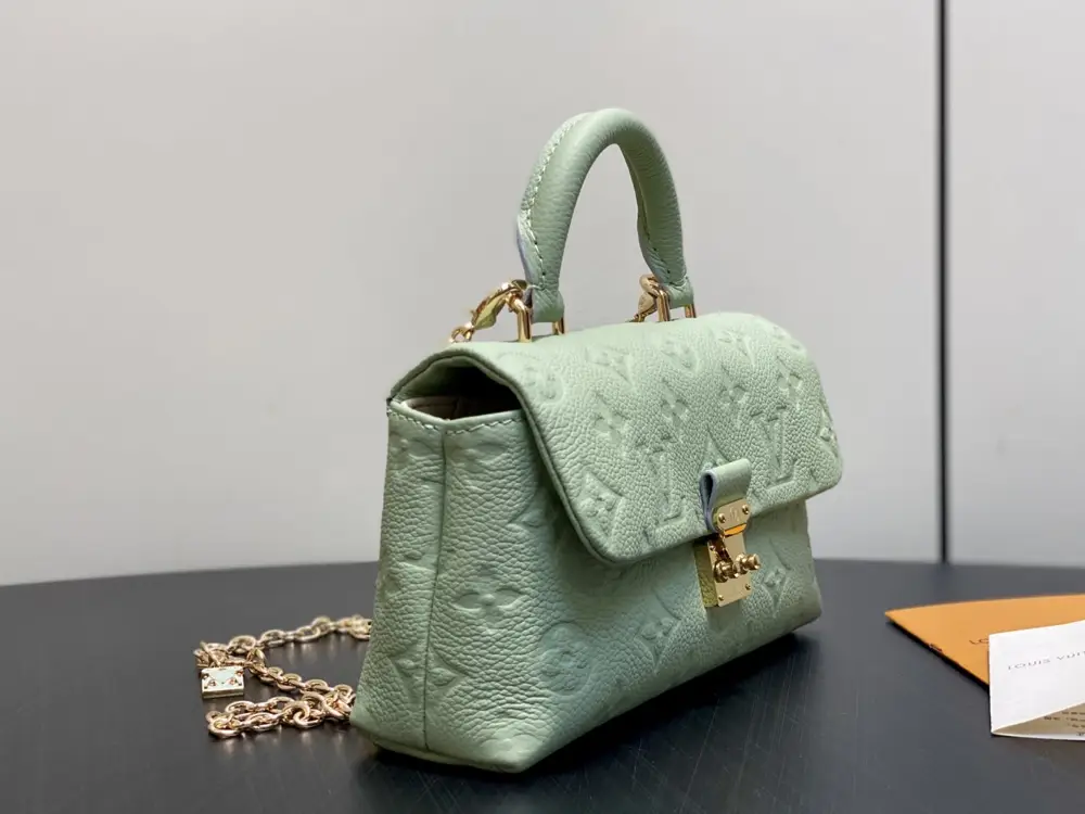 Louis Vuitton Сумка шкіряна Nano Madeline 21 см — Фото 2