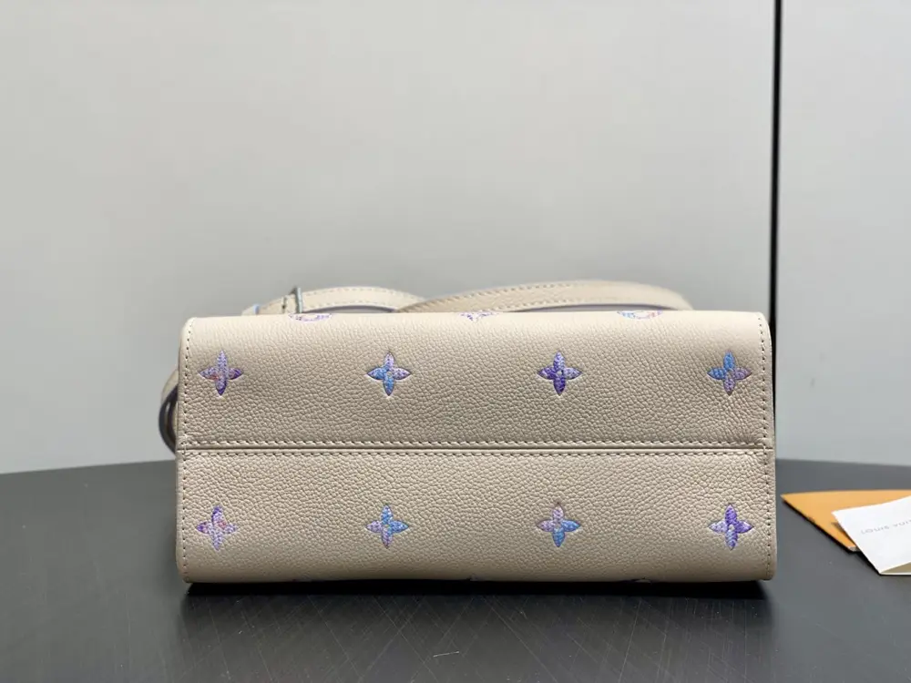 Louis Vuitton Сумка шкіряна OnTheGo 25 см — Фото 4