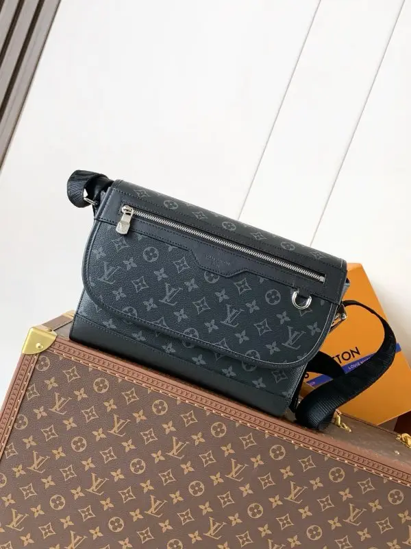 Louis Vuitton — A bag men's Courrier Messenger 37 cm