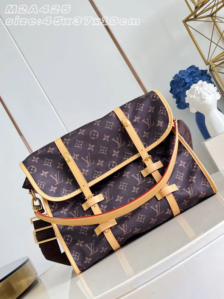 Louis Vuitton — Сумка чоловіча шкіряна 45 см