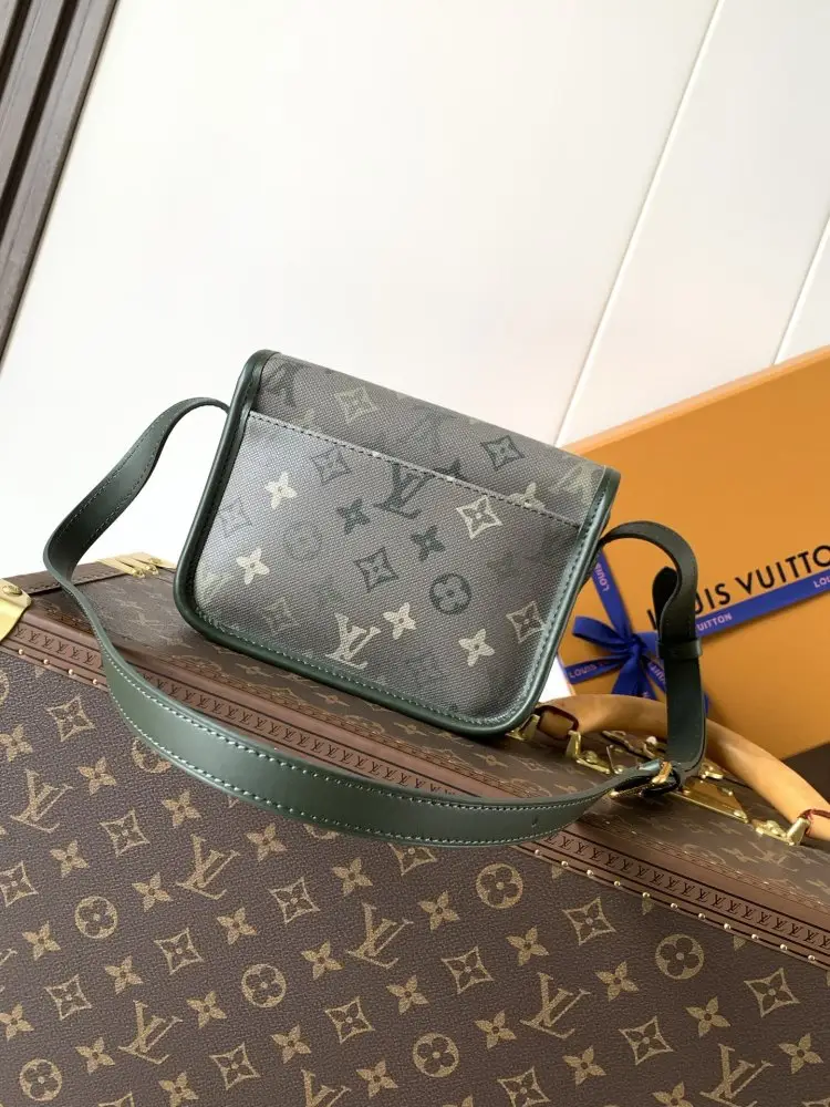 Louis Vuitton Сумка мессенджер 19 см — Фото 3
