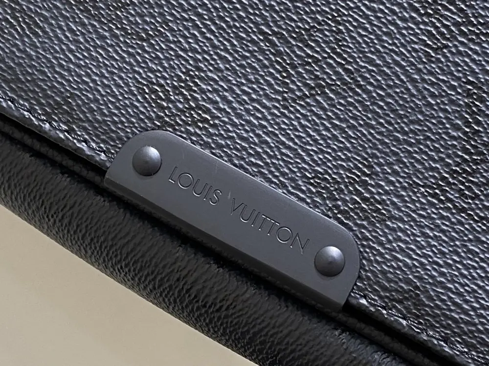 Louis Vuitton A bag messenger M2A192 33 cm — Photo 5