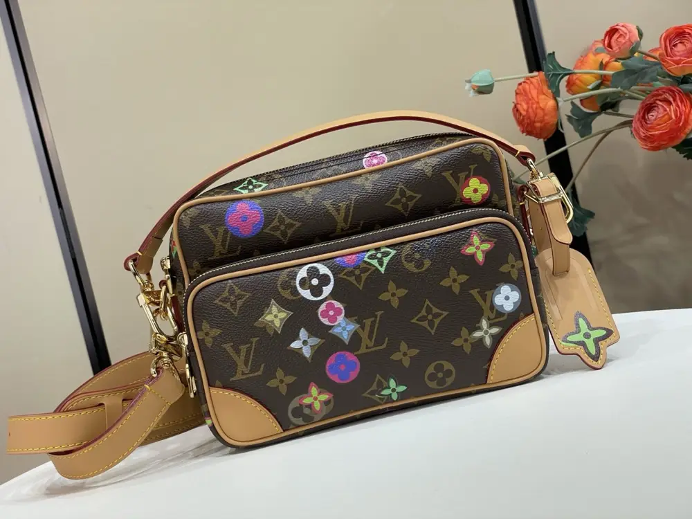Louis Vuitton — Сумка мессенджер NIL 25 см