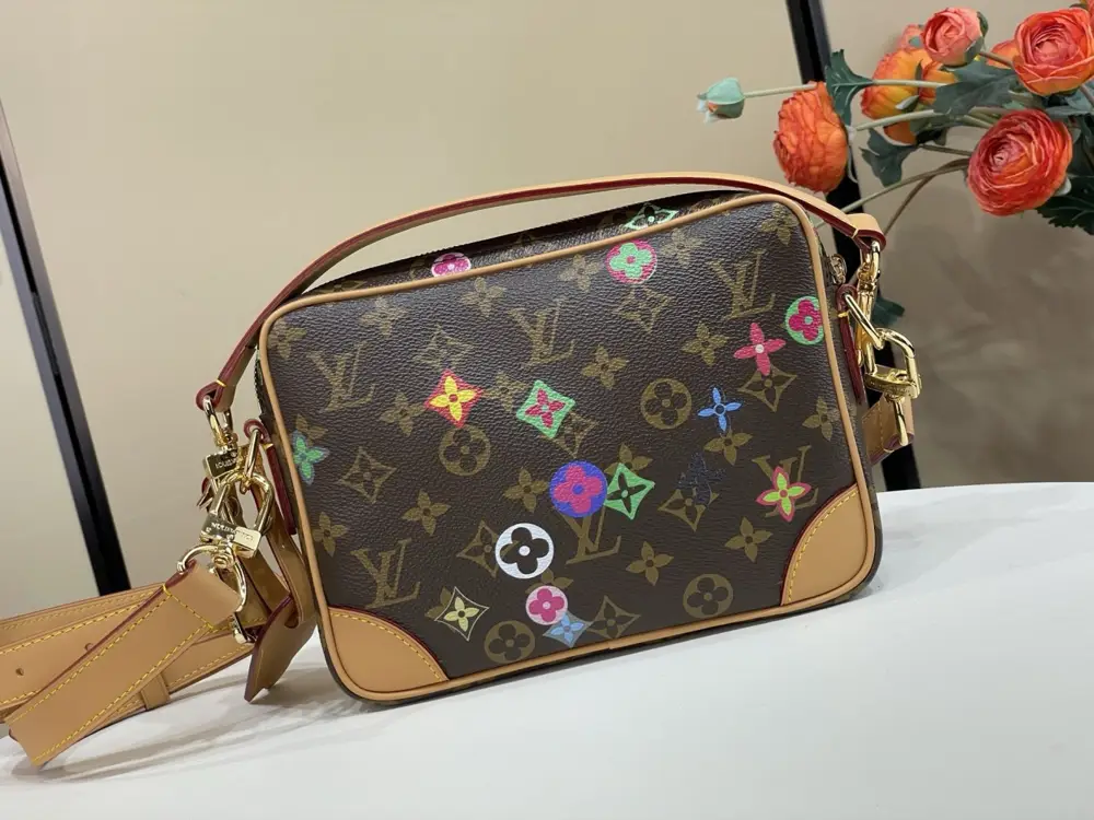 Louis Vuitton A bag messenger NIL 25 cm — Photo 2