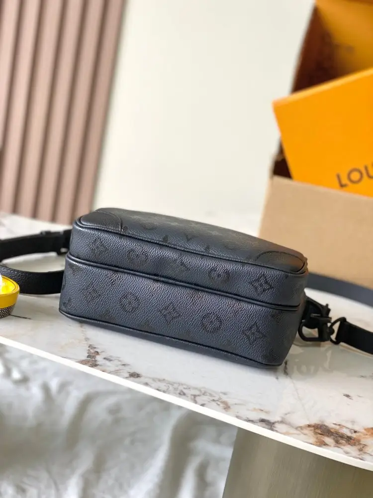 Louis Vuitton A bag messenger NIL 25 cm — Photo 4