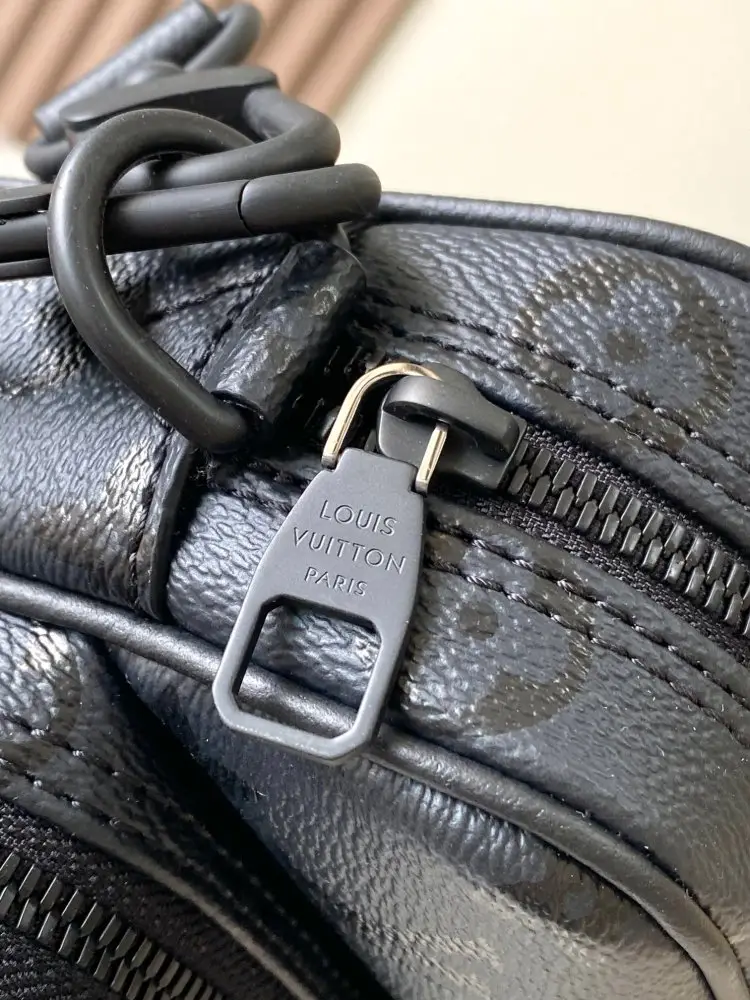 Louis Vuitton A bag messenger NIL 25 cm — Photo 5