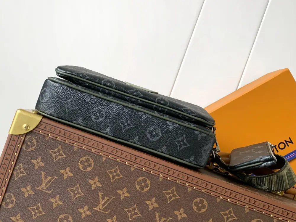 Louis Vuitton Сумка мессенджер Trio 25 см — Фото 4