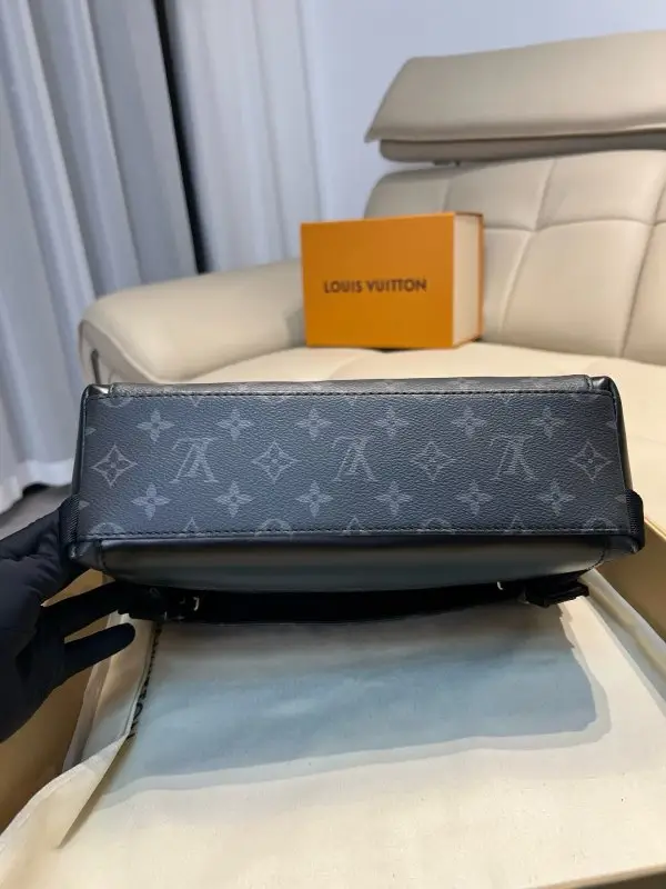Louis Vuitton Сумка мессенджер Warrior — Фото 3