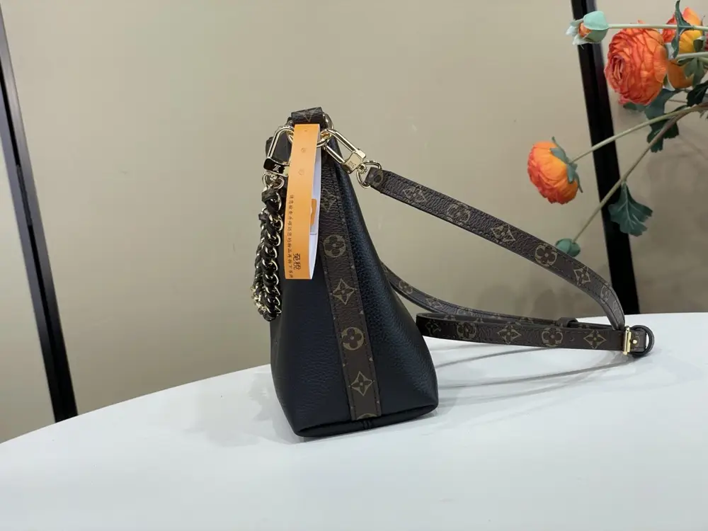 Louis Vuitton A bag Multipass 17 cm — Photo 2