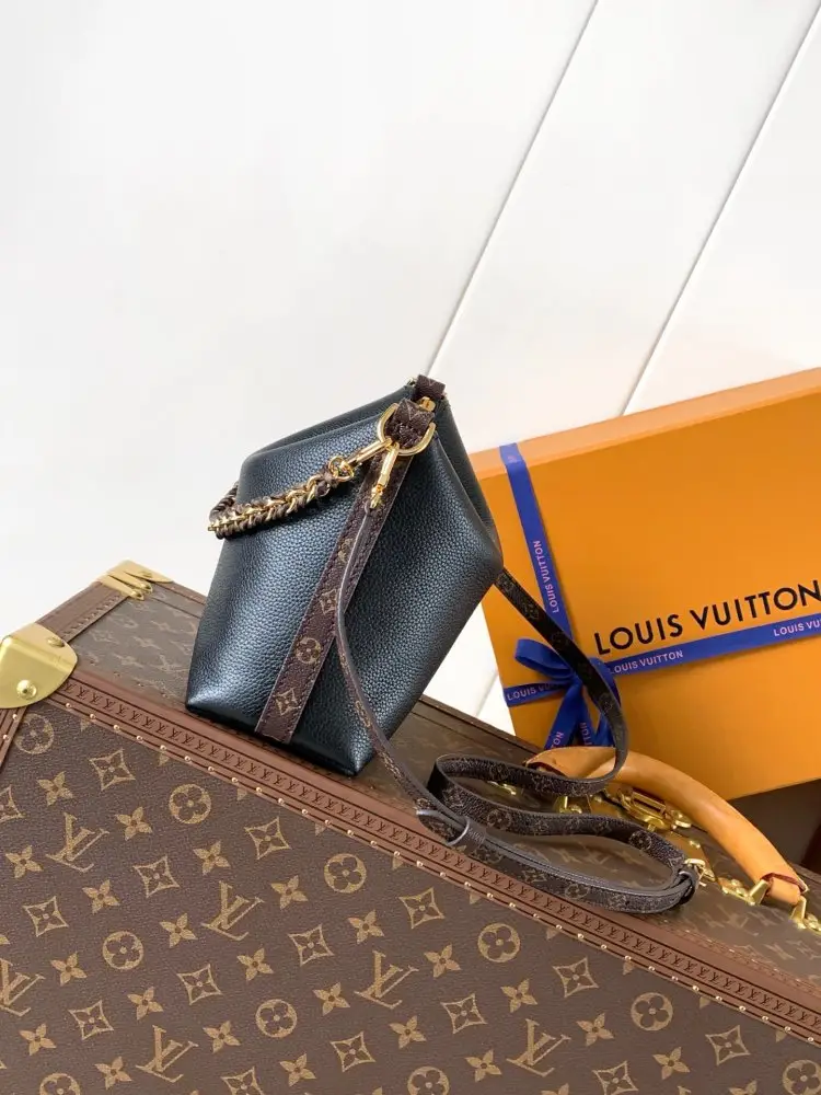 Louis Vuitton A bag Multipass 17 cm — Photo 2