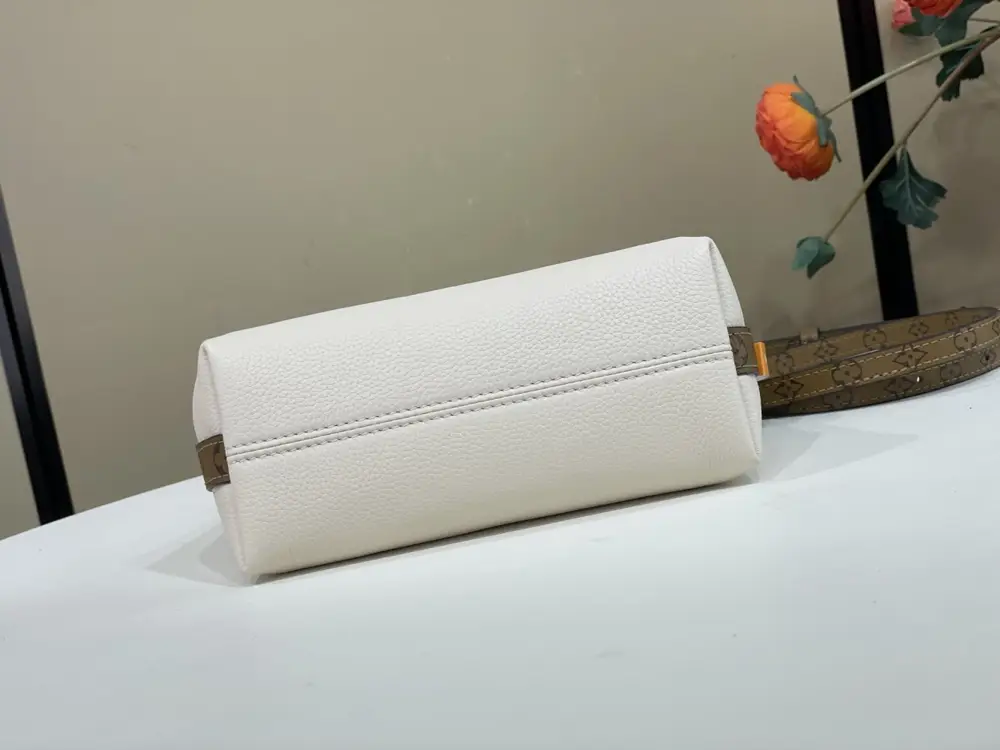 Louis Vuitton Сумка Multipass 17 см — Фото 4