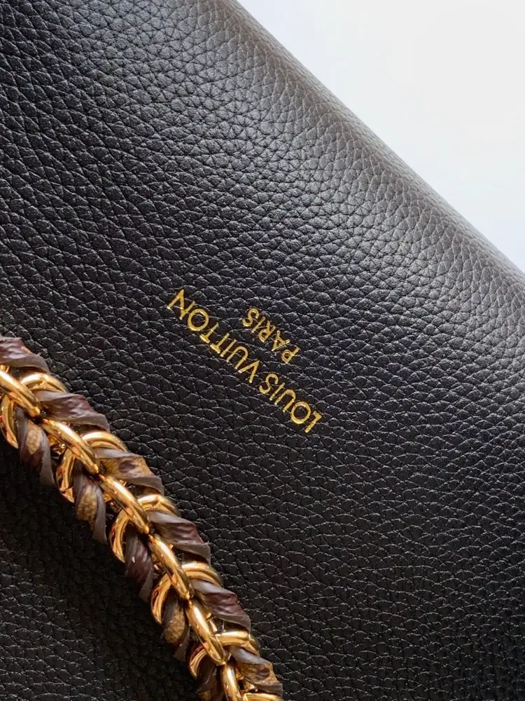 Louis Vuitton A bag Multipass 17 cm — Photo 5