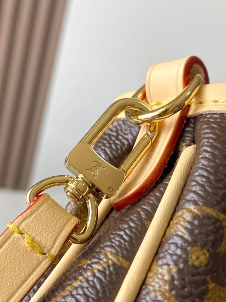 Louis Vuitton A bag NANO FRIVOLE 24 cm — Photo 5