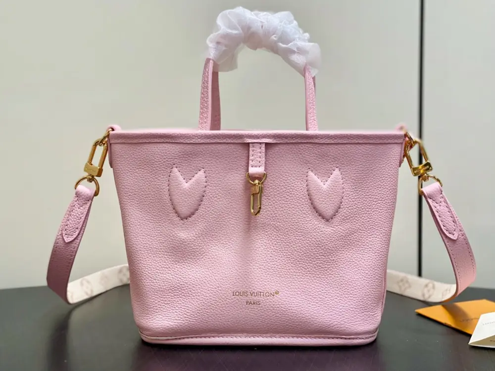Louis Vuitton — Сумка Neverfull Inside Out BB 26 см