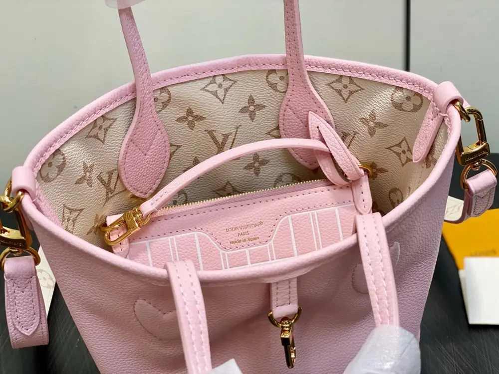 Louis Vuitton A bag Neverfull Inside Out BB 26 cm — Photo 5
