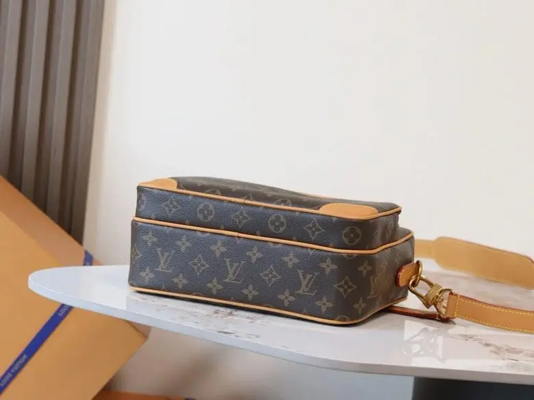 Louis Vuitton Сумка Nil 28 см — Фото 3