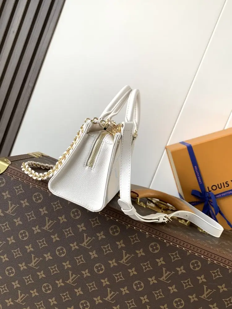 Louis Vuitton A bag OnTheGo East West 25 cm — Photo 2