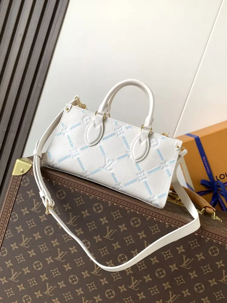Louis Vuitton A bag OnTheGo East West 25 cm — Photo 3