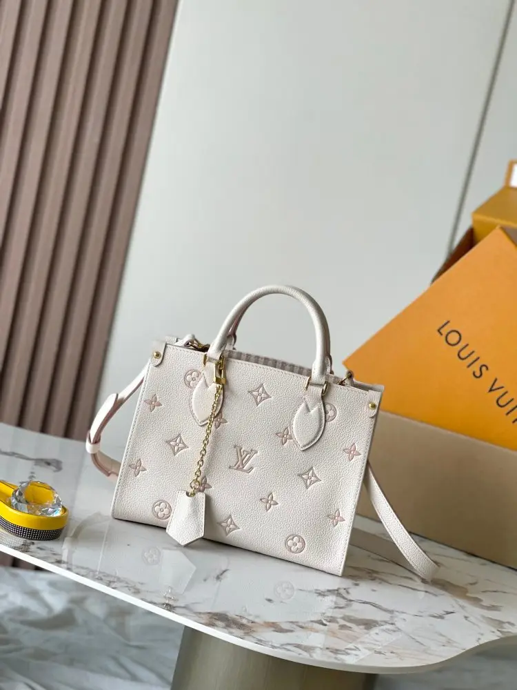 Louis Vuitton — A bag OnTheGo leather 25 cm
