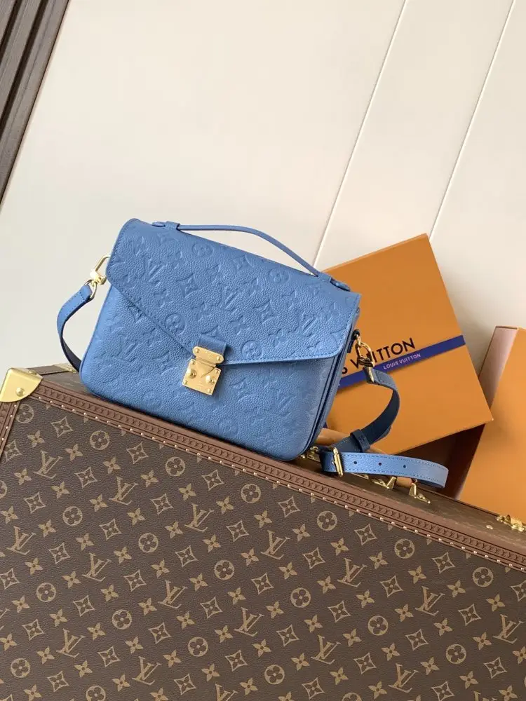Louis Vuitton — Сумка Pochette Métis 25 см