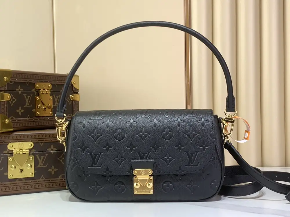 Louis Vuitton — Сумка POCHETTE MÉTIS SOFT 25 см