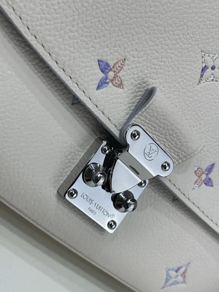 Louis Vuitton Сумка POCHETTE MÉTIS SOFT 25 см — Фото 5