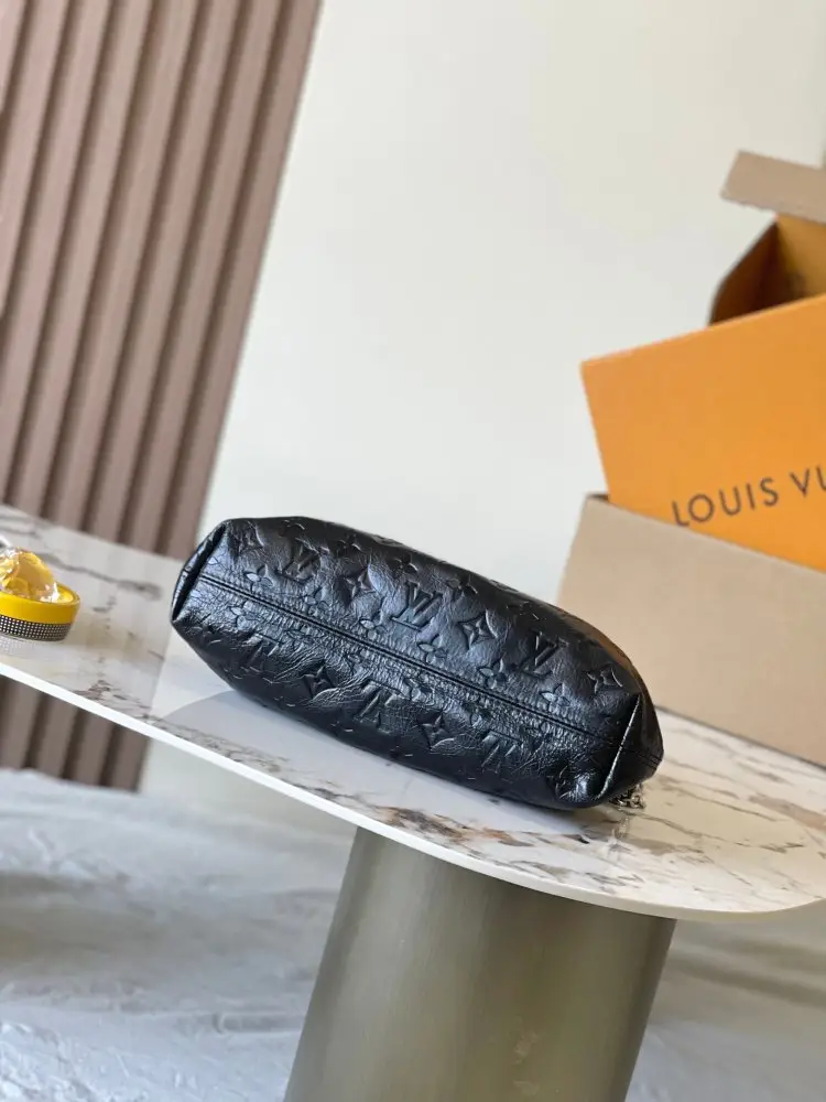 Louis Vuitton Сумка POCHETTE SLING30 см — Фото 4
