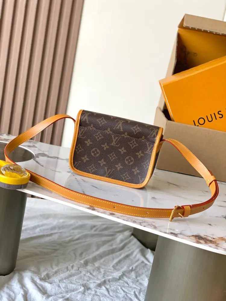 Louis Vuitton A bag purse M26805 19 cm — Photo 3