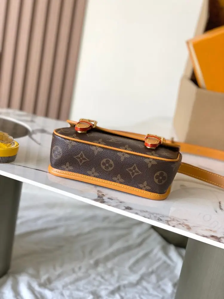 Louis Vuitton A bag purse M26805 19 cm — Photo 4