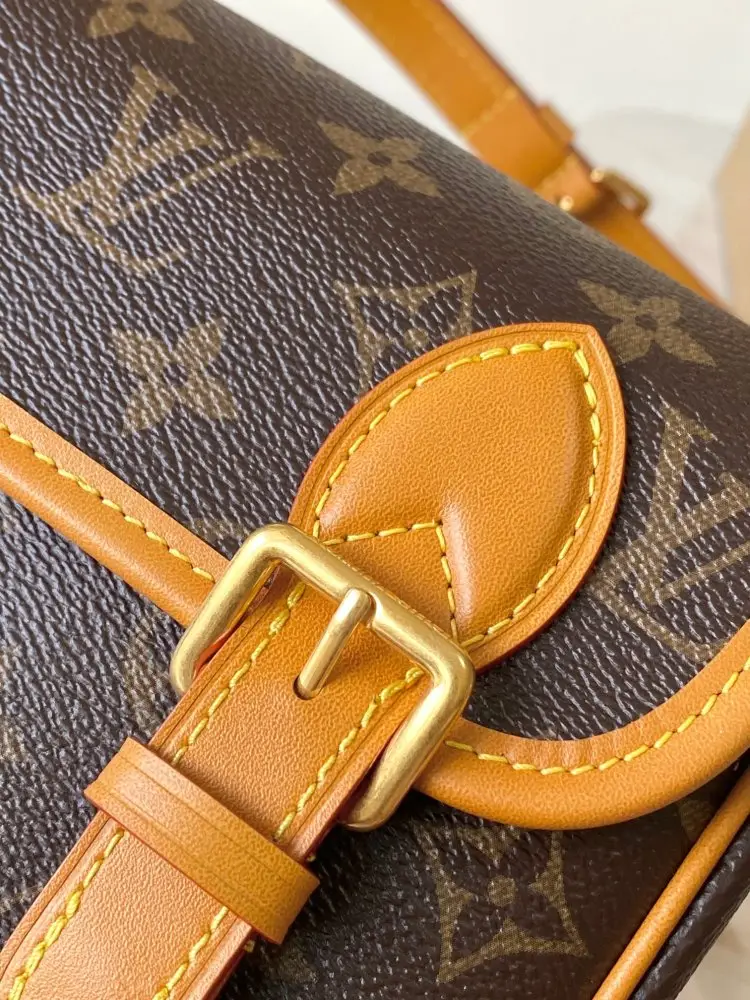Louis Vuitton A bag purse M26805 19 cm — Photo 5