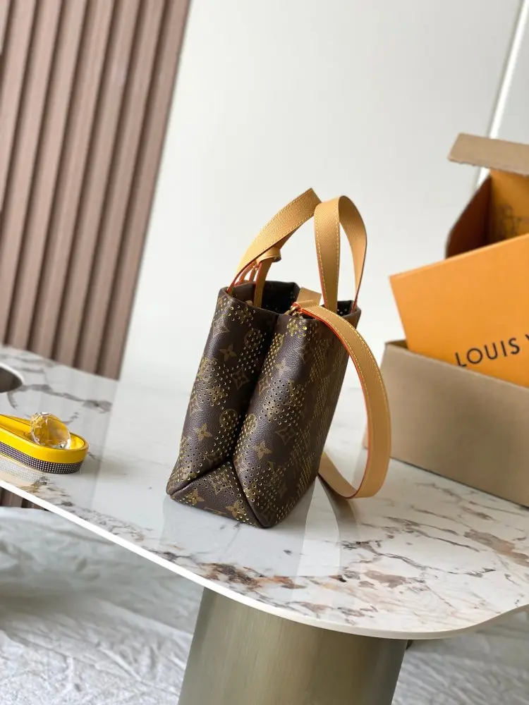 Louis Vuitton A bag шоппер 26 cm — Photo 2