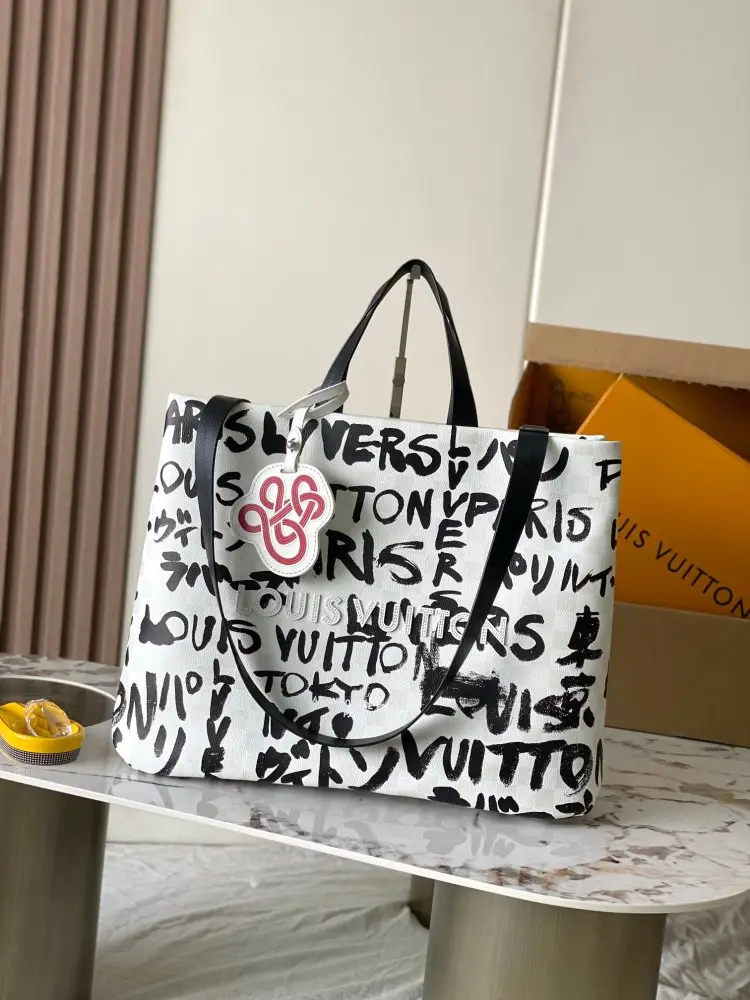 Louis Vuitton — Сумка шоппер шкіряна 40 см