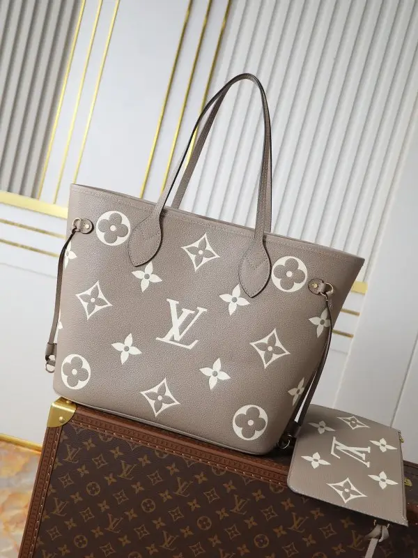 Louis Vuitton — Сумка шоппер Neverfull 31 см из м'якої тисненою шкіри