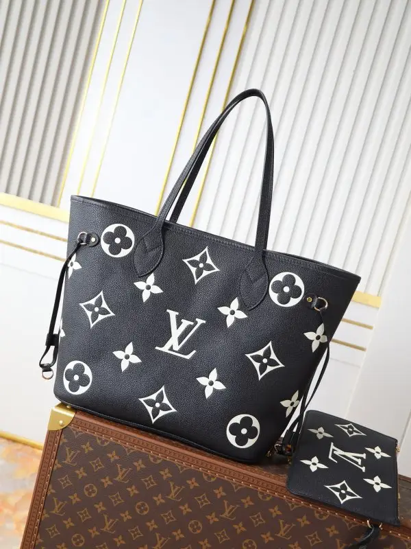 Louis Vuitton — Сумка шоппер Neverfull 31 см из м'якої тисненою шкіри