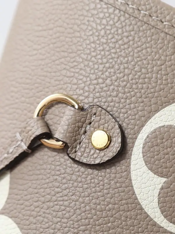 Louis Vuitton Сумка шоппер Neverfull 31 см из м'якої тисненою шкіри — Фото 4