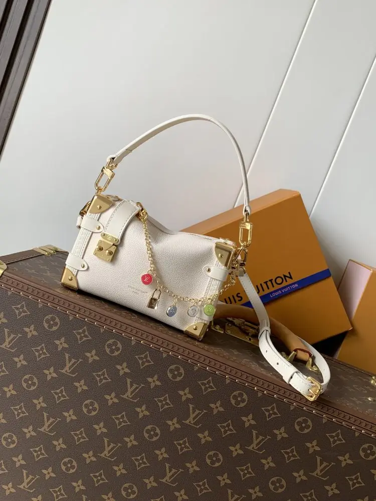 Louis Vuitton — Сумка Side Trunk 18 см