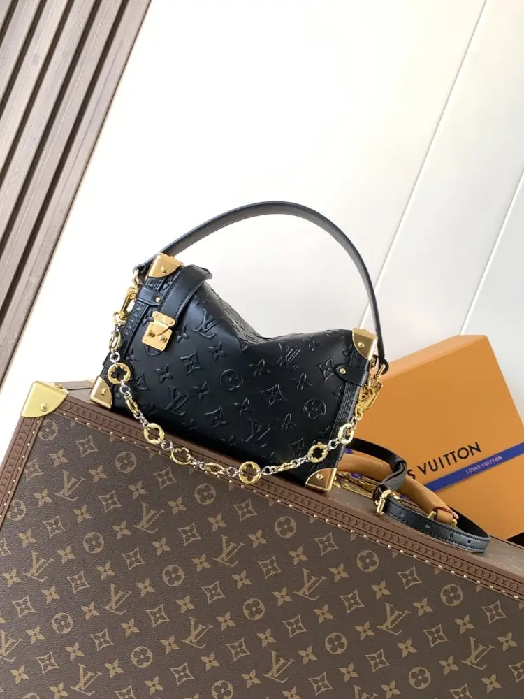 Louis Vuitton — Сумка Side Trunk 18 см