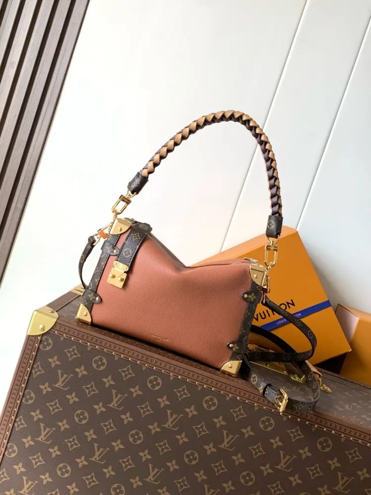 Louis Vuitton — Сумка Side Trunk 21 см