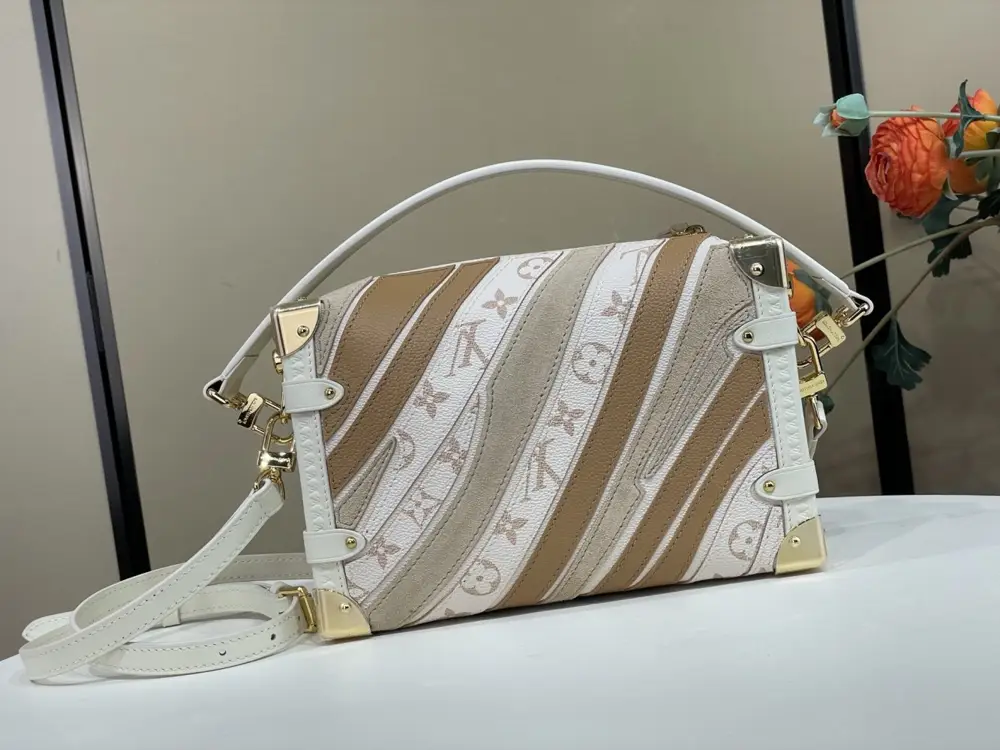 Louis Vuitton Сумка Side Trunk 23 см — Фото 3