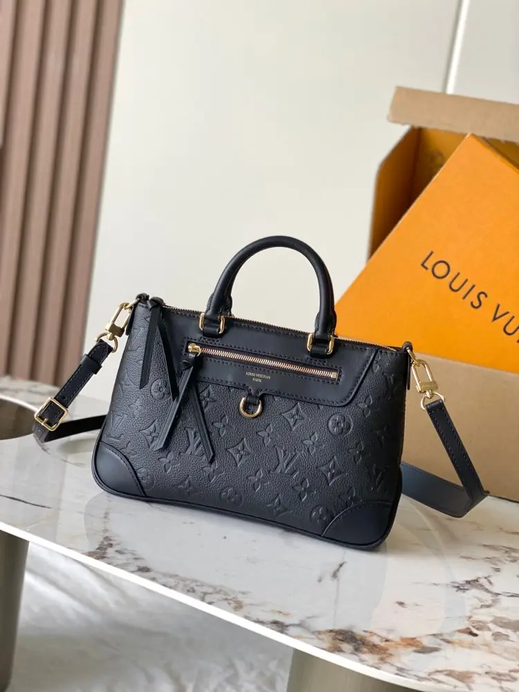 Louis Vuitton — Сумка  Skyline PM 28 см