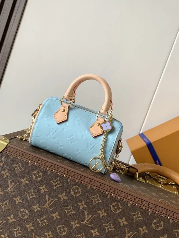Louis Vuitton — A bag Speedy Bandoulière 20