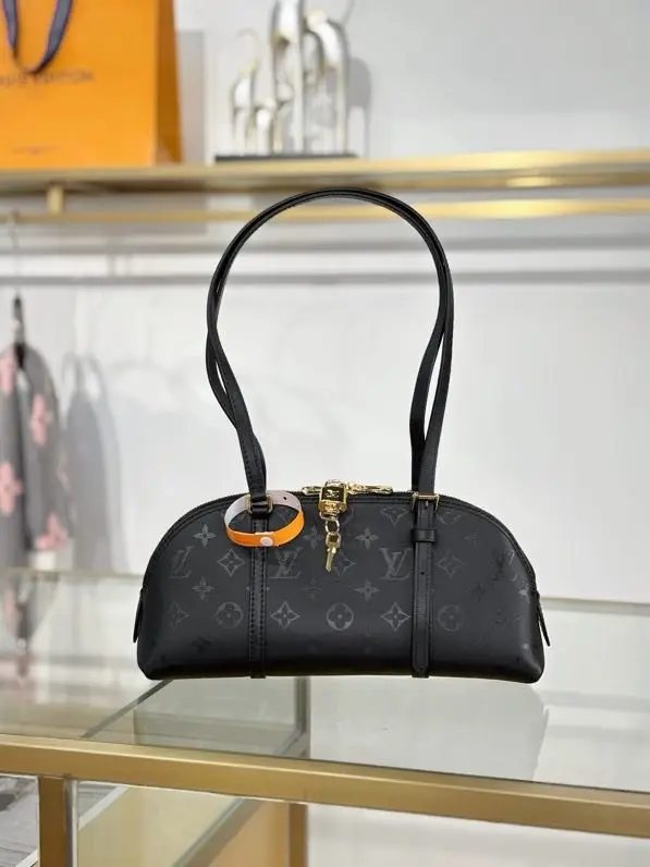 Louis Vuitton — Сумка SQUIRE EAST-WEST 29 см