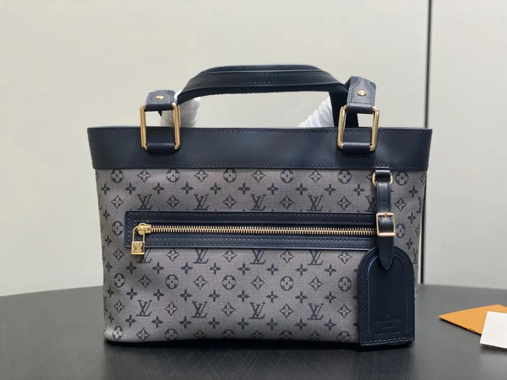 Louis Vuitton — Сумка тоут Open Smile джинсовая 24 см