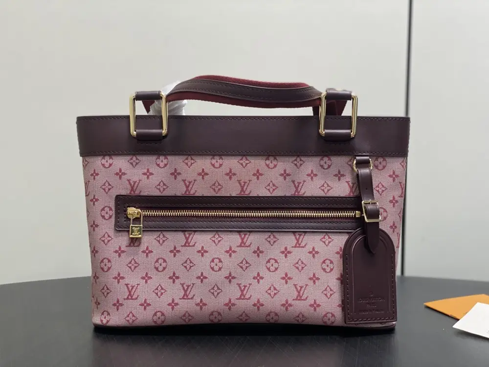 Louis Vuitton — Сумка тоут Open Smile джинсовая 24 см
