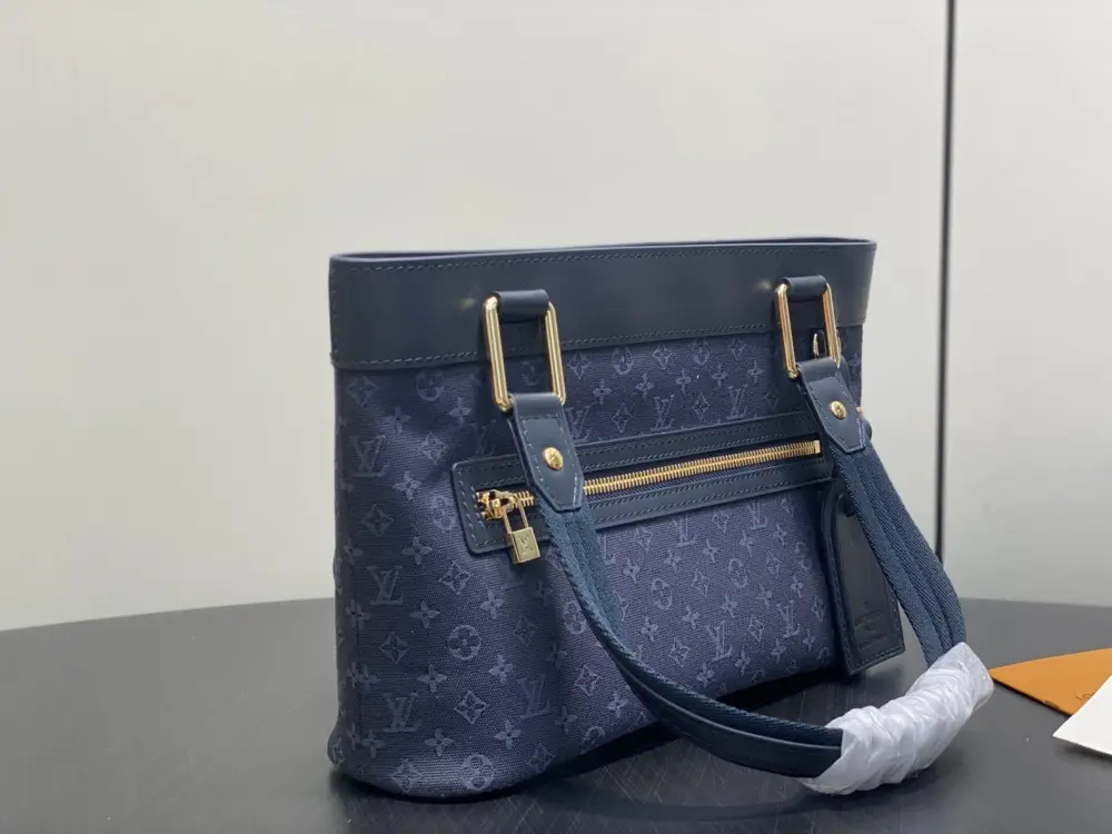 Louis Vuitton A bag тоут Open Smile denim 24 cm — Photo 2